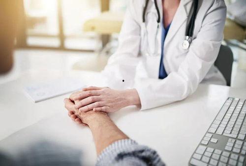 难撩（亲完就跑周医生把她拉黑了）,亲完就跑的神秘情缘